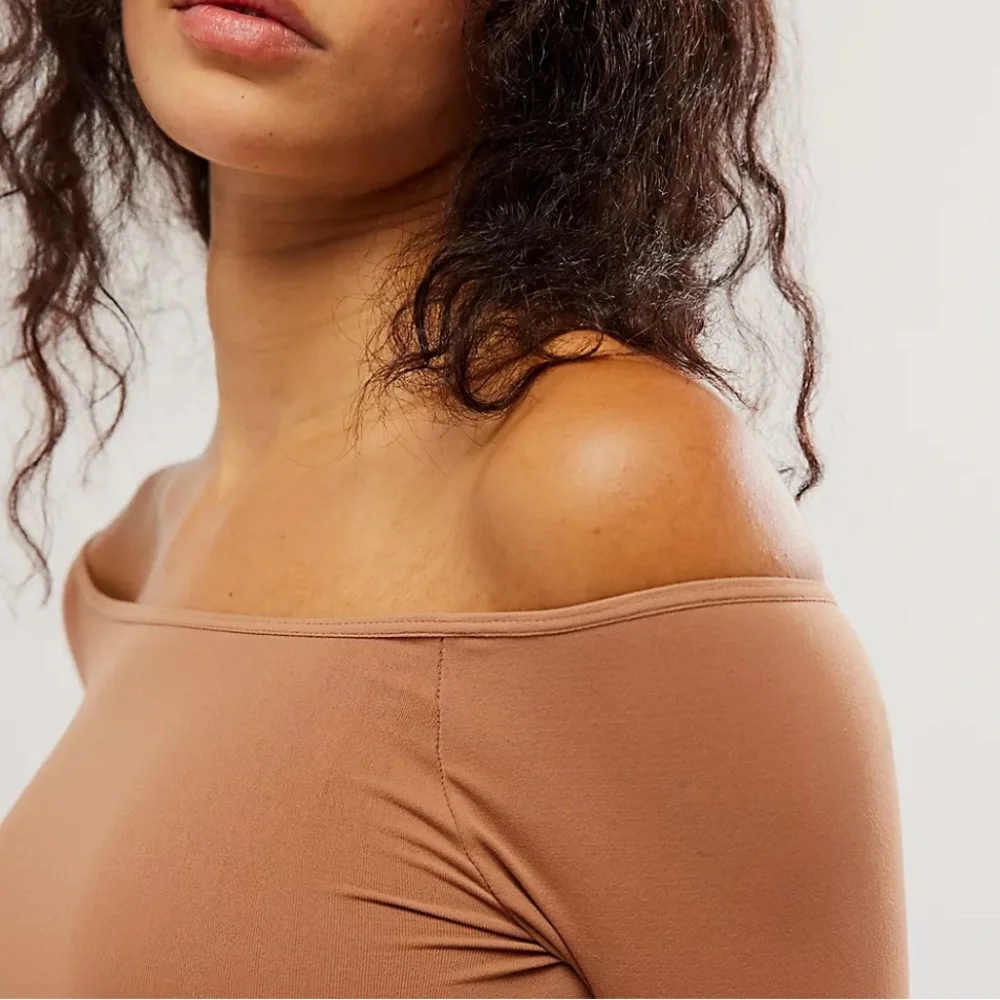 NWOT Free People Off The Shoulder Long-Sleeve Raw Umber (nutmeg) Size M/L (8-14) - Picture 2 of 6